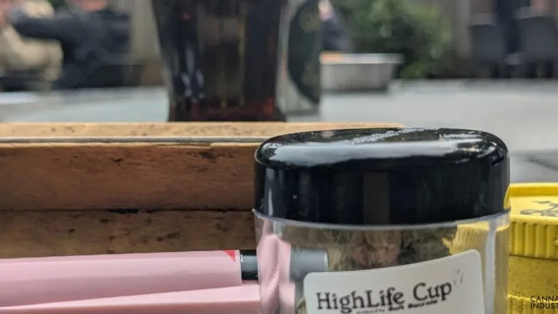 Column: Cannabiscultuur begint bij een plek om te zitten