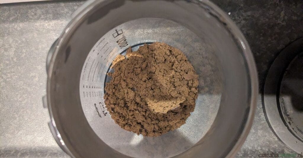 Pot by Noids review met hasj