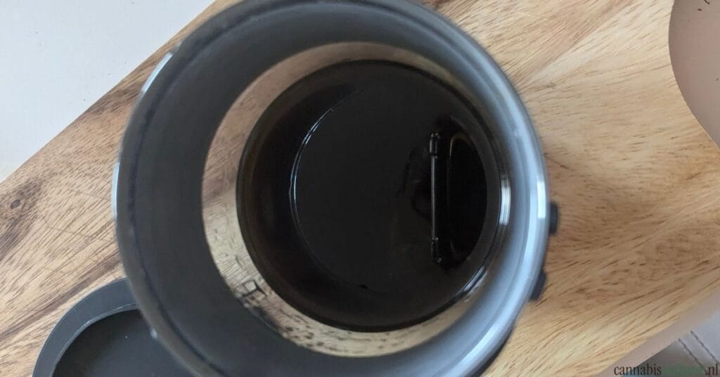 Pot by Noids review na infuseren kokosolie met hasjolie